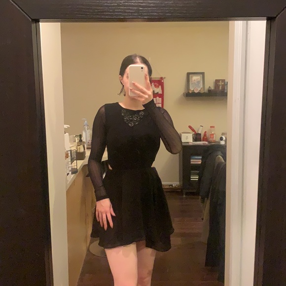 Guess mesh long sleeve skater skirt dress - Picture 7 of 7